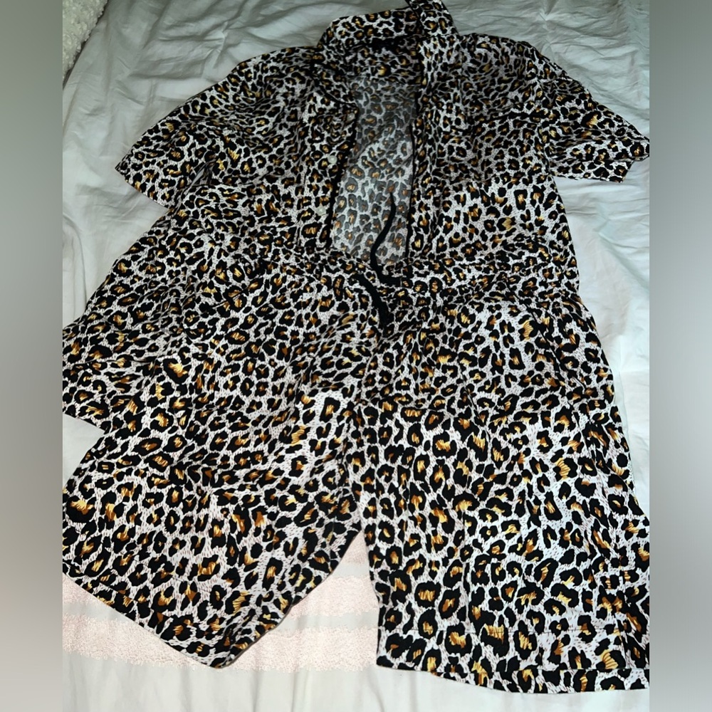 Boohoo Man Men Short + button up shirt